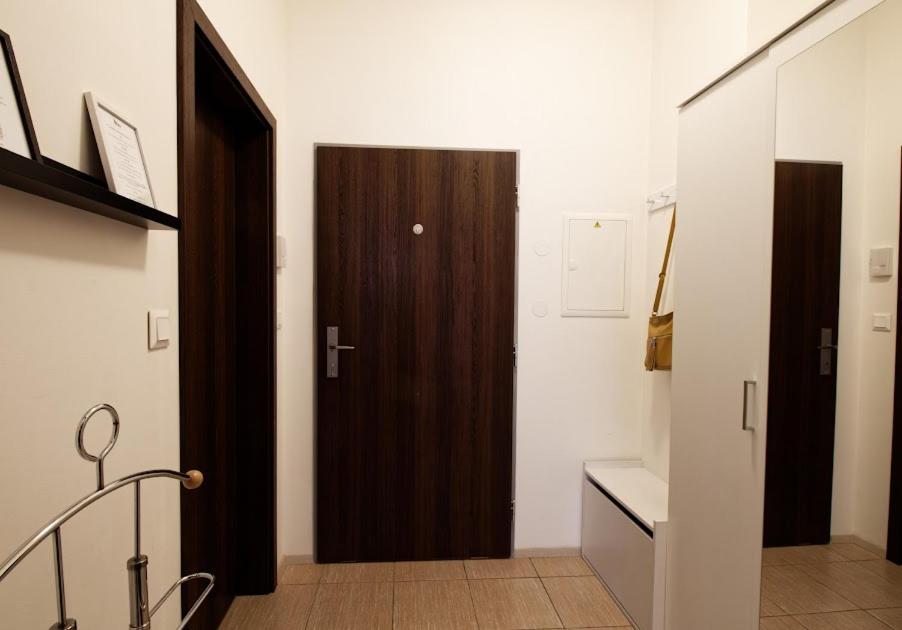 Cosy Studio, 15Min To Old Centre, Self-Check In, Free Wifi, Welcome Drink! Πράγα Εξωτερικό φωτογραφία