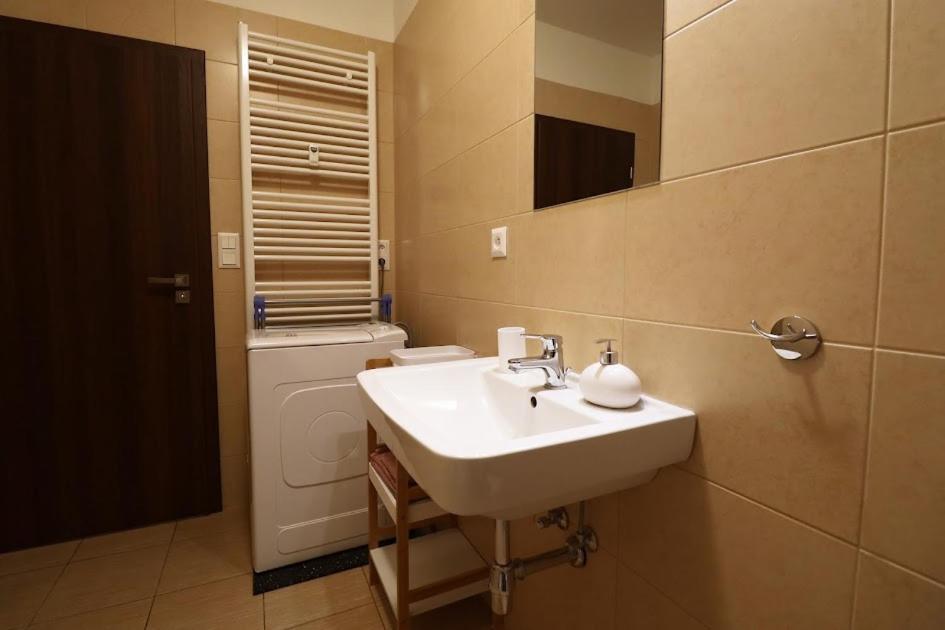 Cosy Studio, 15Min To Old Centre, Self-Check In, Free Wifi, Welcome Drink! Πράγα Εξωτερικό φωτογραφία
